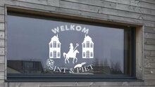 Welkom Sint & Piet sticker Sinterklaas op paard | Rosami Decoratiestickers 1