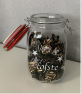 Snoeppot groot met rode deksel Voor de aller Tofste | Juf & Meester Cadeau 1