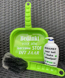 Set Handveger en Blik - Leerzame stof & Zeeppomp - Was in goede handen groen | Juf & Meester Cadeau Set Handveger en Blik - Leerzame stof & Zeeppomp - Was in goede handen groen | Juf & Meester Cadeau